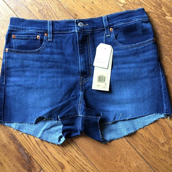 Women's Levi's® High-Rise Frayed Jean Shorts NEW Size 14 $44.50 - Picture 1 of 7
